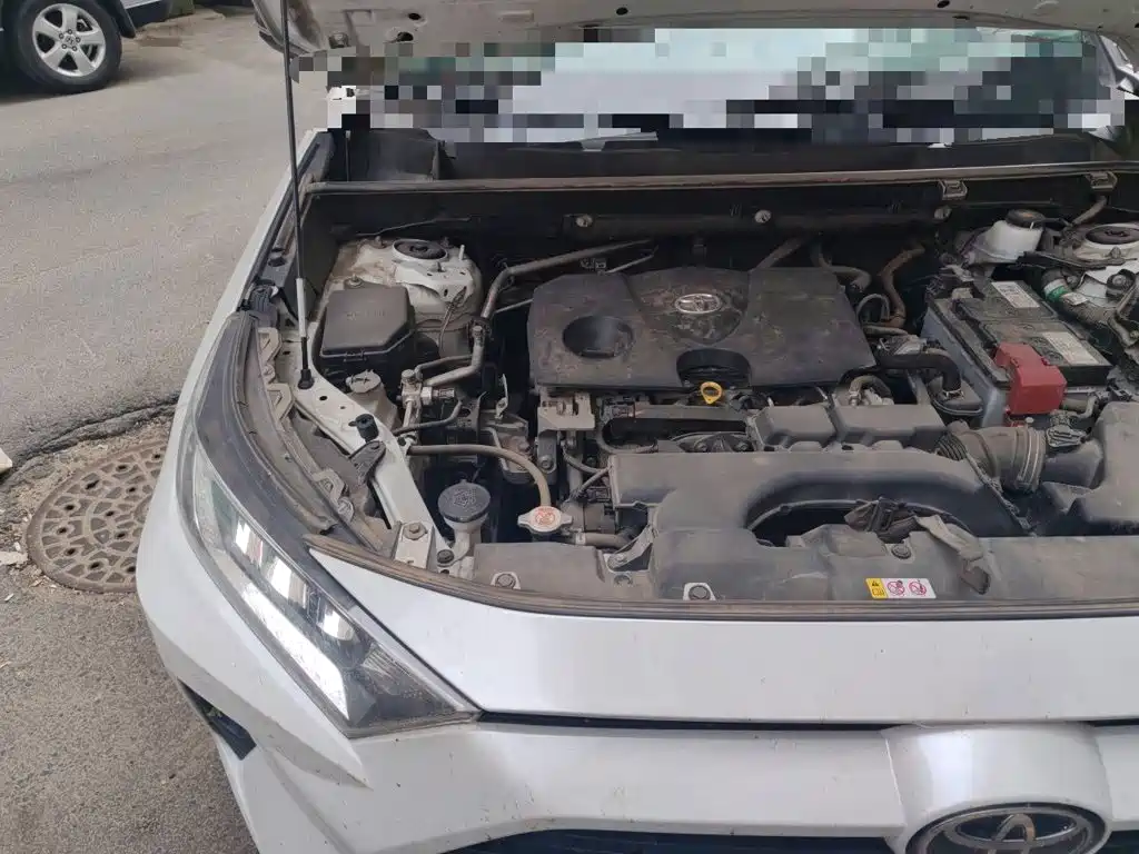 Toyota RAV4 — фото 20