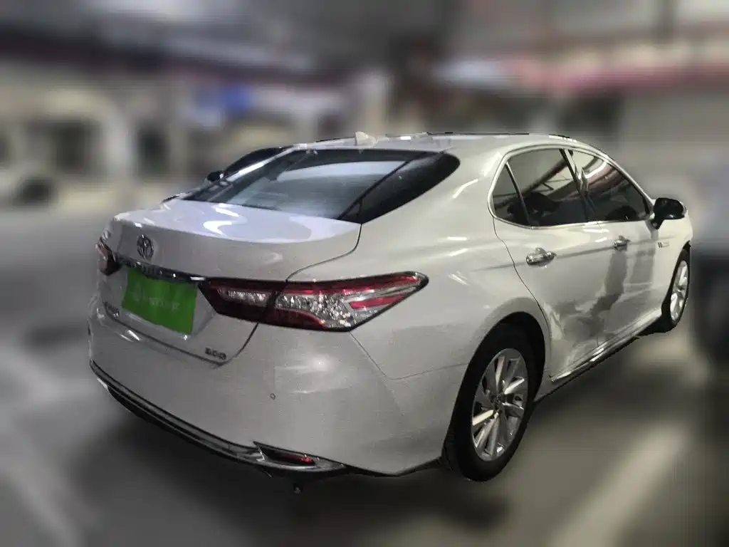 Toyota Camry — фото 4