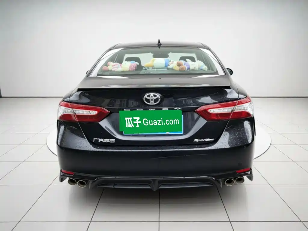 Toyota Camry — фото 5
