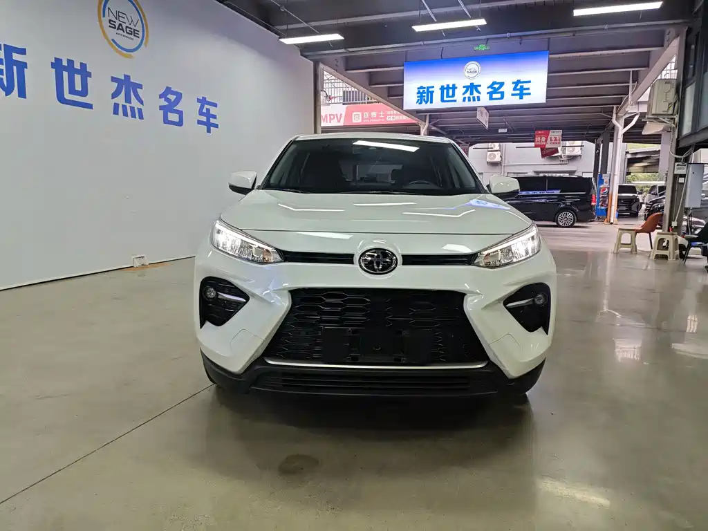 Toyota Wildlander — фото 2