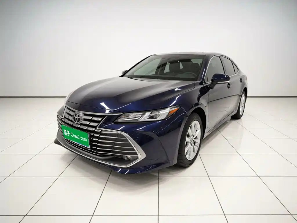Toyota Avalon — фото 1