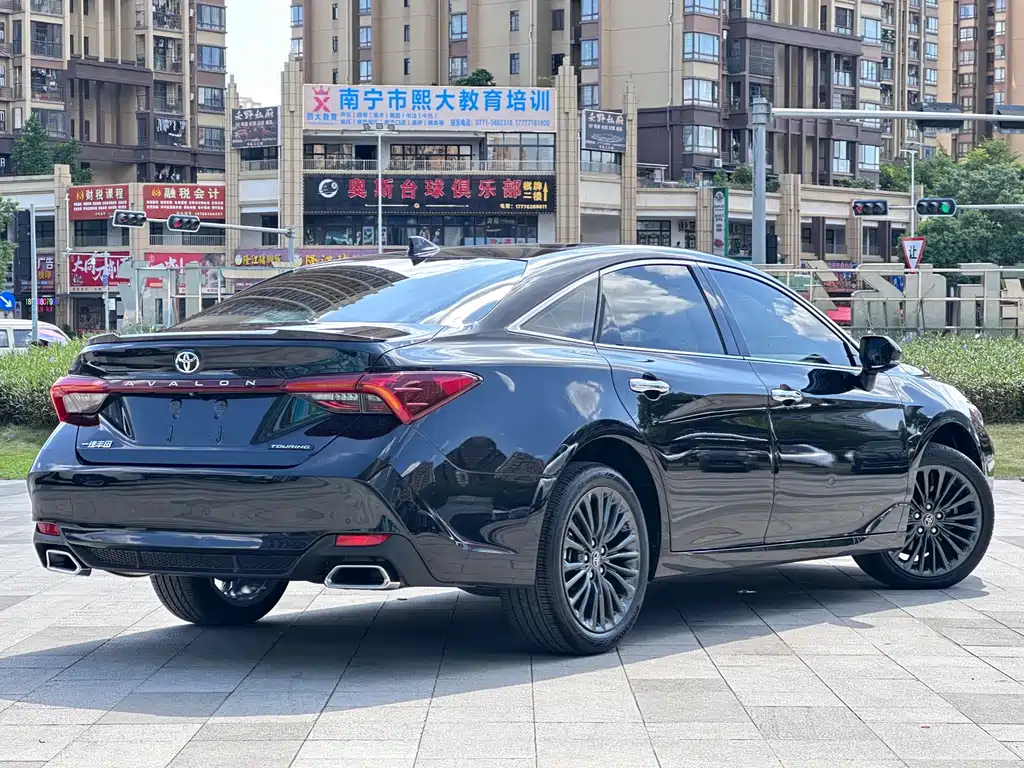Toyota Avalon — фото 4