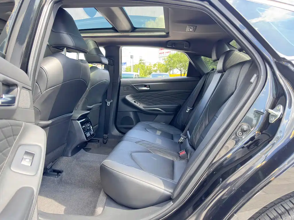 Toyota Avalon — фото 10