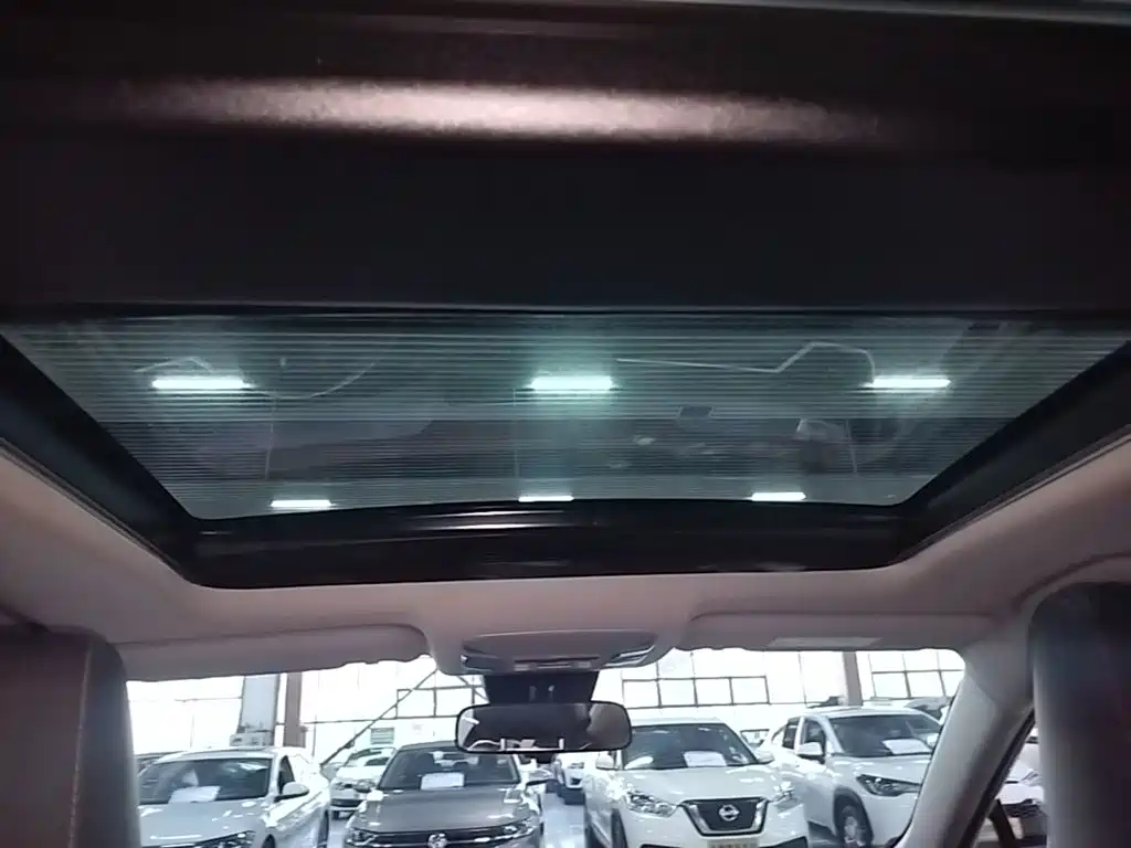 Toyota RAV4 — фото 17
