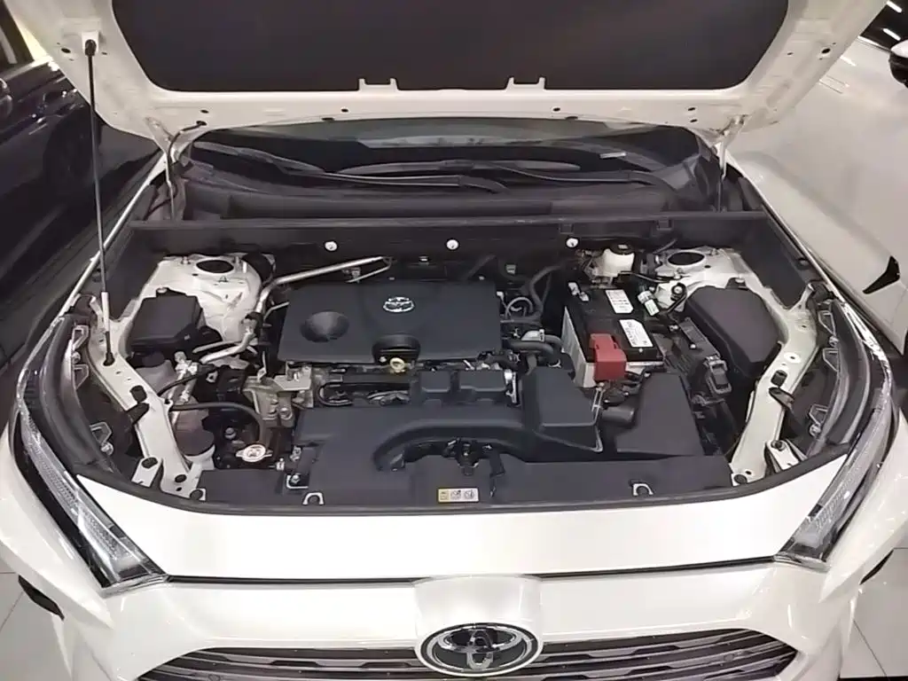 Toyota RAV4 — фото 19