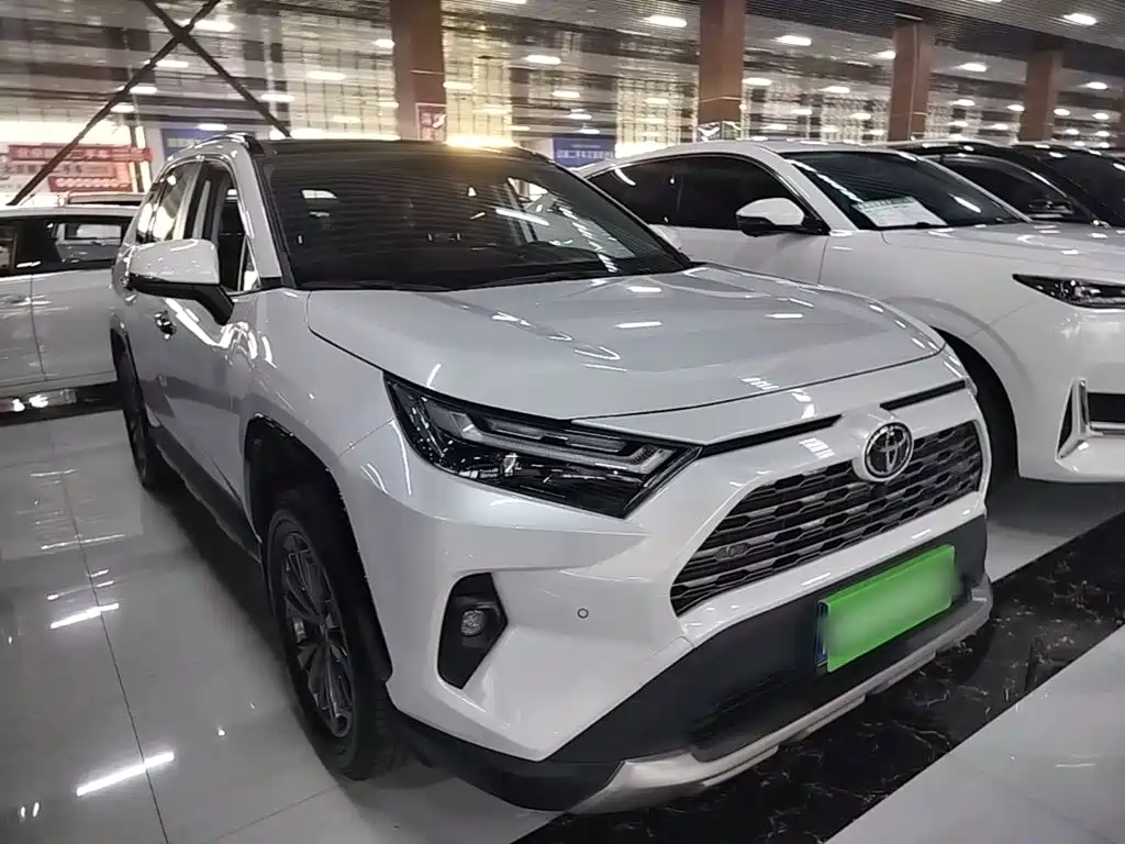 Toyota RAV4 — фото 3