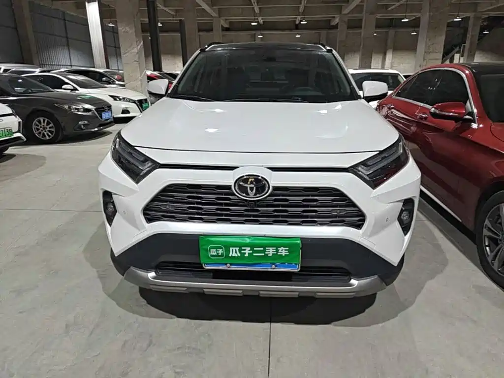 Toyota RAV4 — фото 2