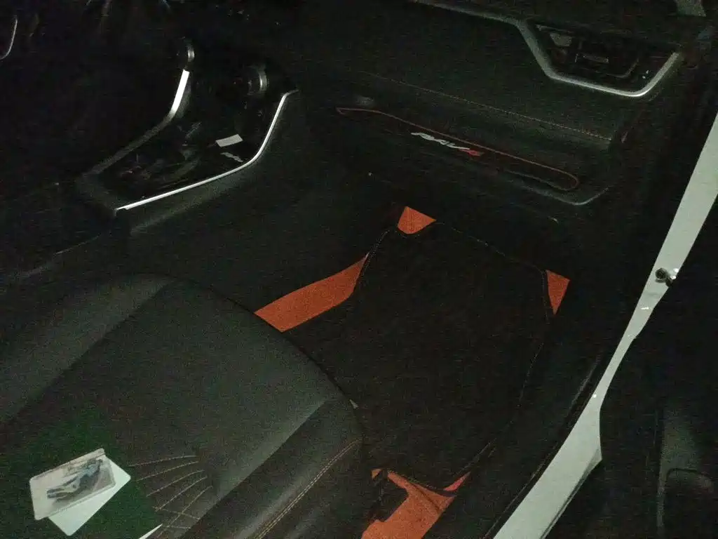 Toyota RAV4 — фото 19