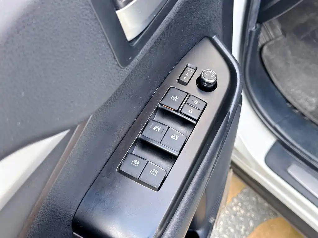 Toyota Highlander — фото 21