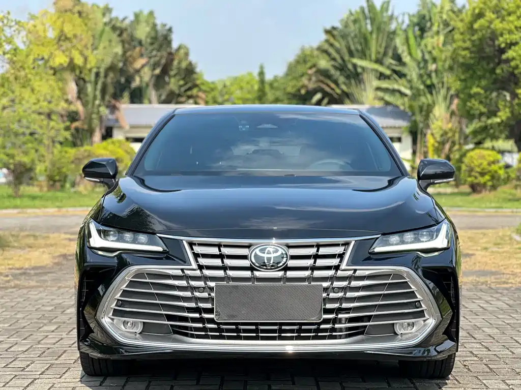 Toyota Avalon — фото 2