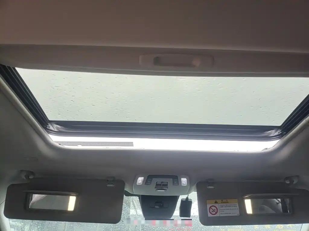 Toyota Sienna — фото 17