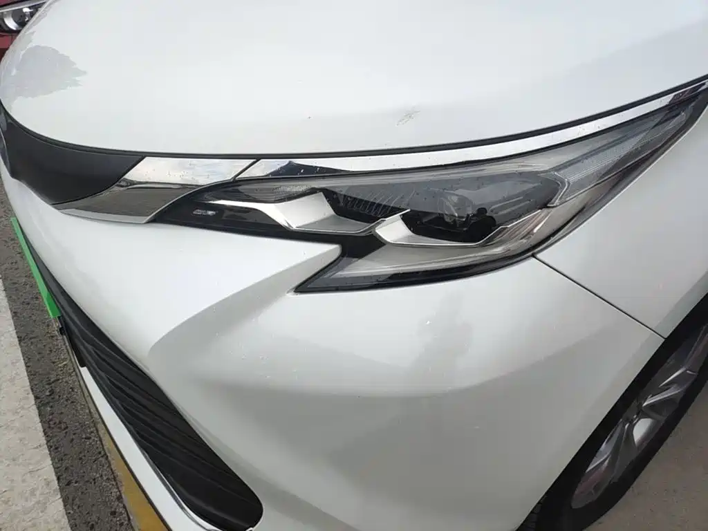 Toyota Sienna — фото 23