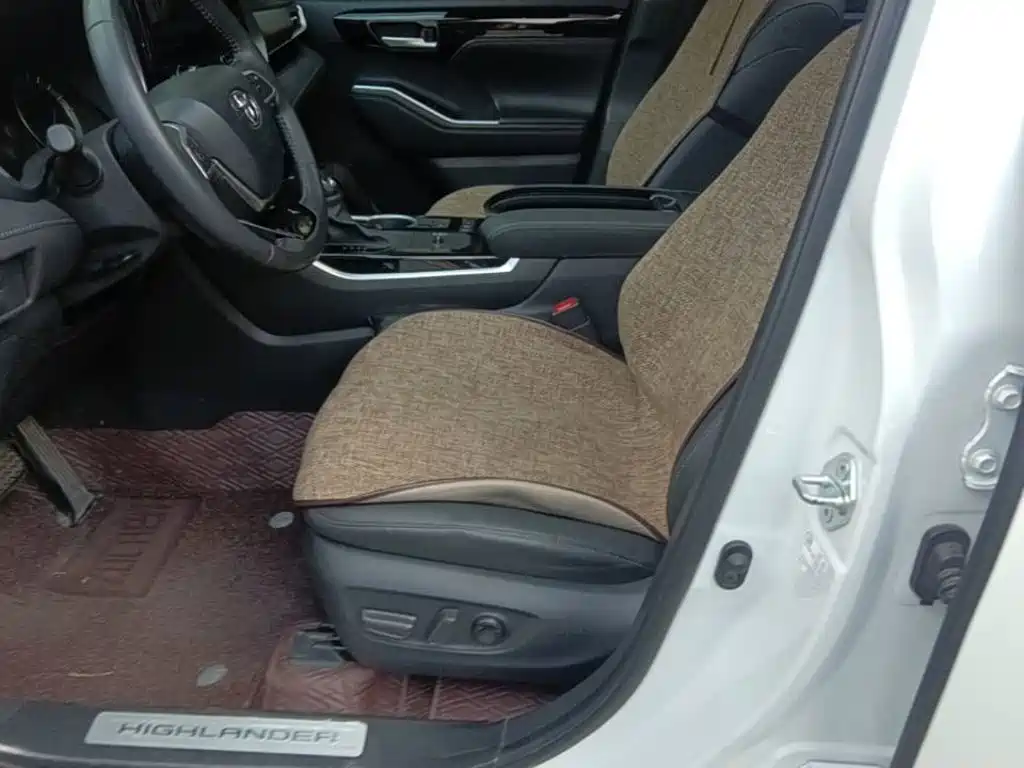 Toyota Highlander — фото 14