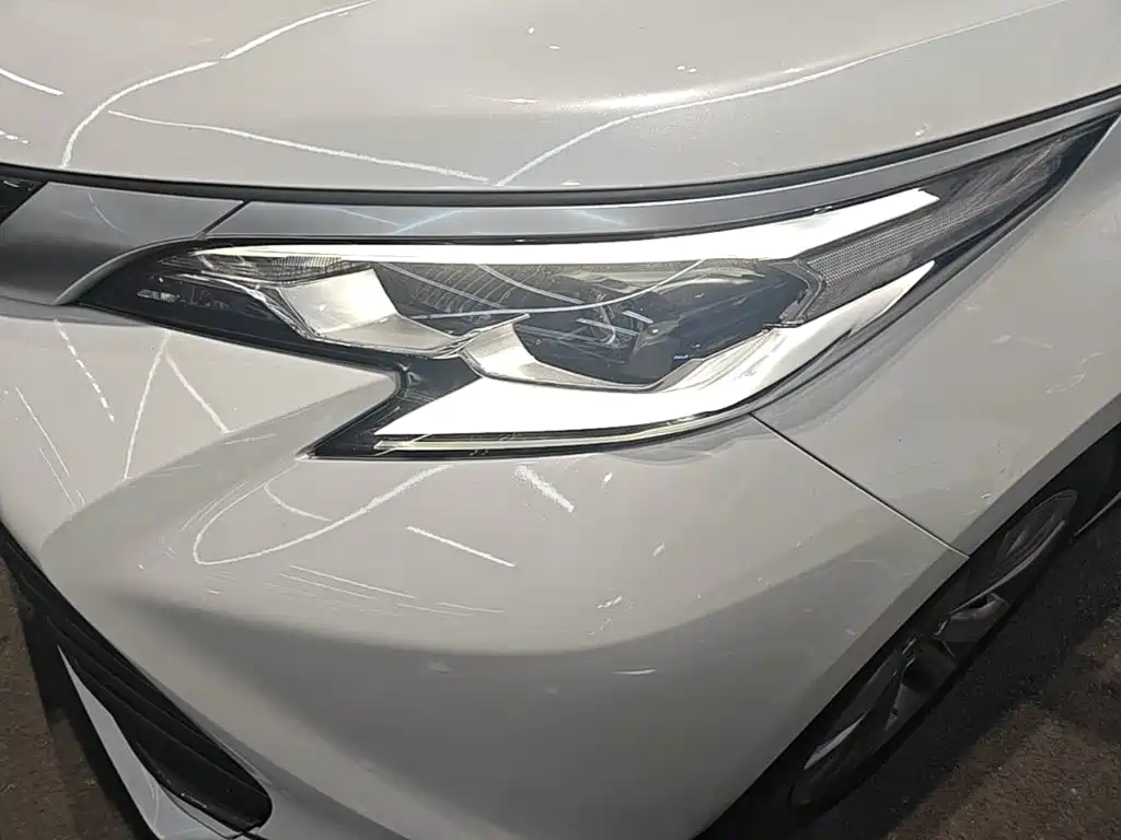 Toyota Sienna — фото 23