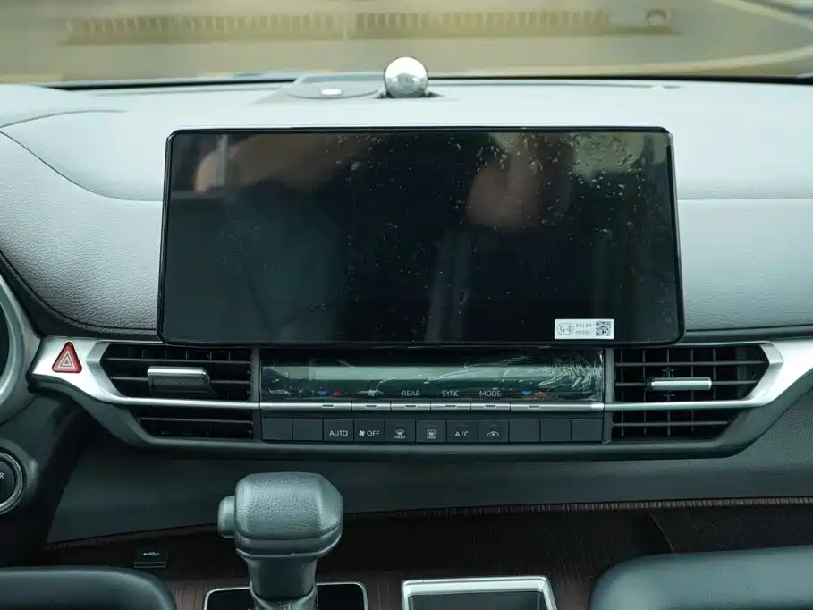 Toyota Granvia — фото 18