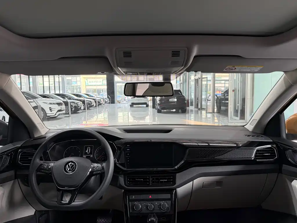 Volkswagen T-Cross — фото 8
