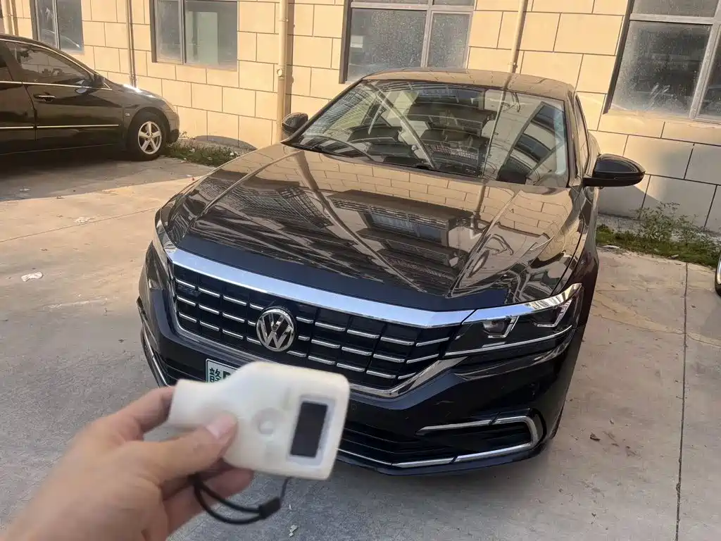 Volkswagen Passat PHEV — фото 2