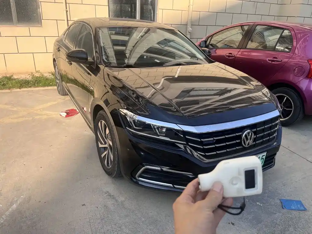 Volkswagen Passat PHEV — фото 3