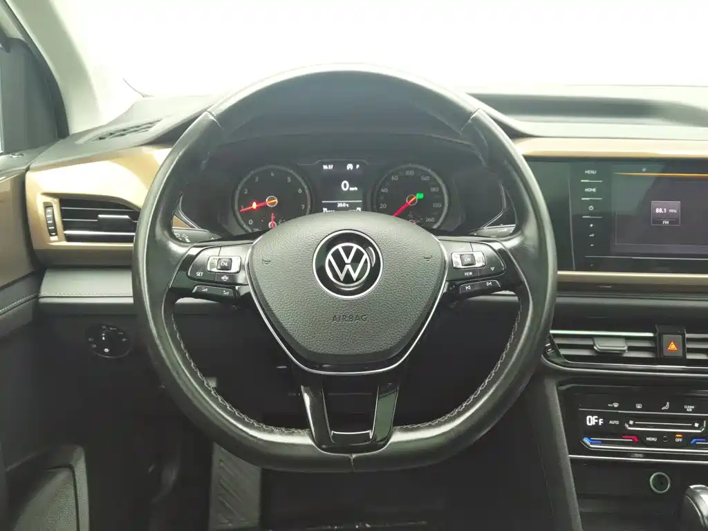 Volkswagen Tharu — фото 11