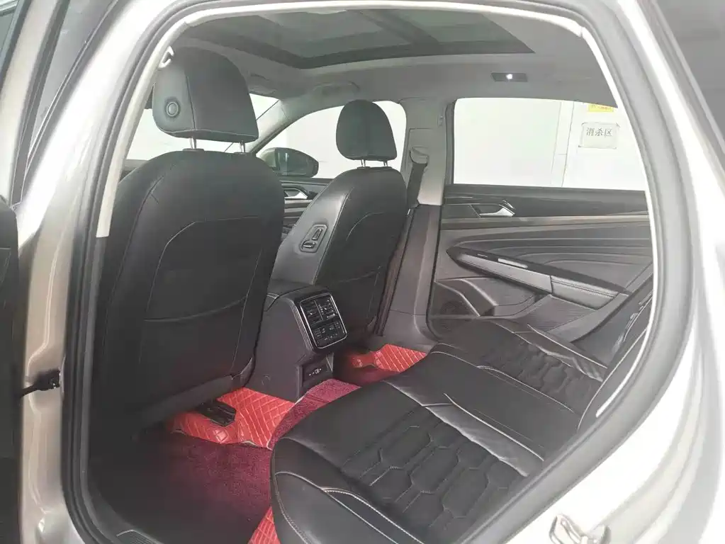 Volkswagen Passat — фото 6