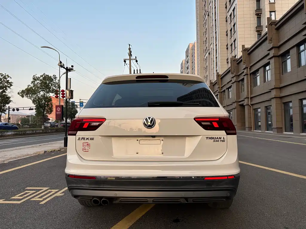 Volkswagen Tiguan L — фото 5