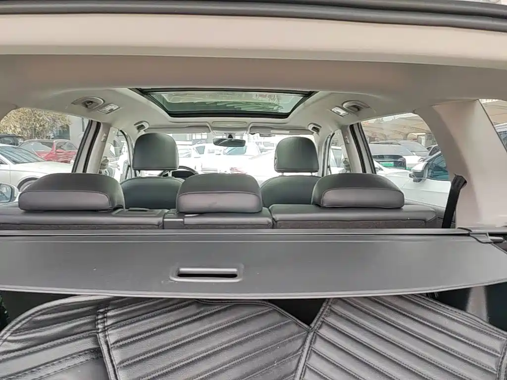 Volkswagen Tiguan L — фото 17