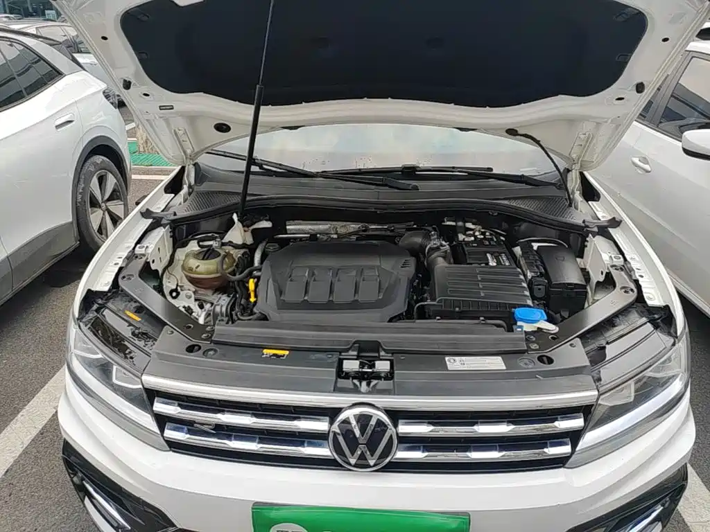 Volkswagen Tiguan L — фото 19