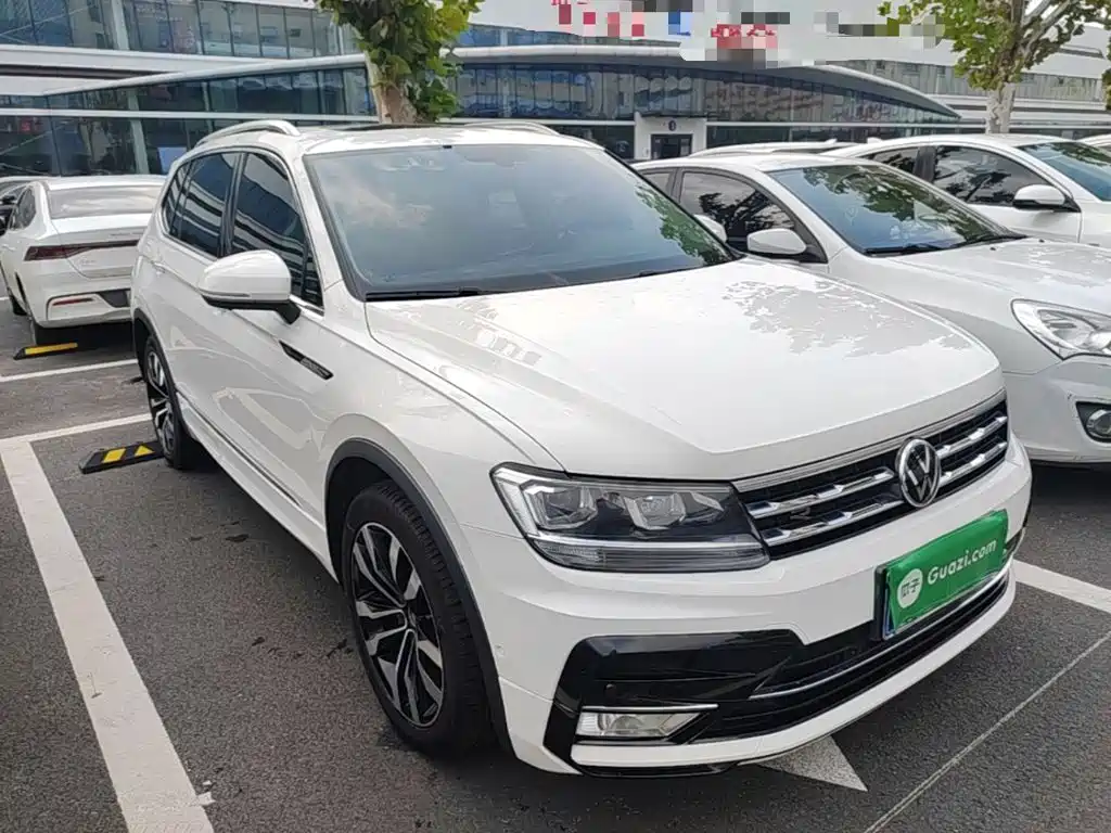 Volkswagen Tiguan L — фото 3