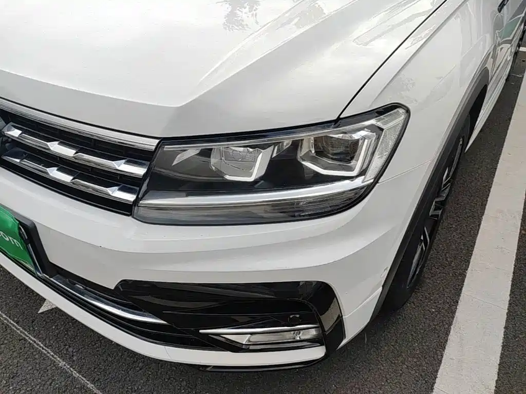 Volkswagen Tiguan L — фото 23