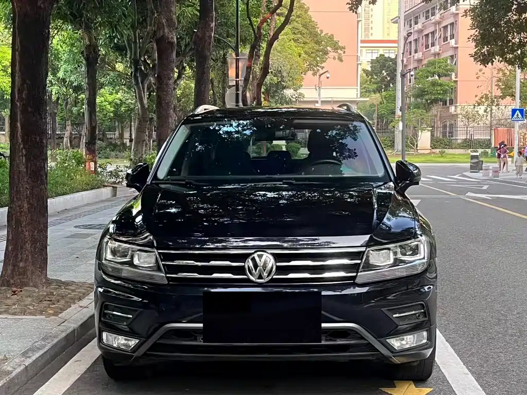 Volkswagen Tiguan L — фото 2
