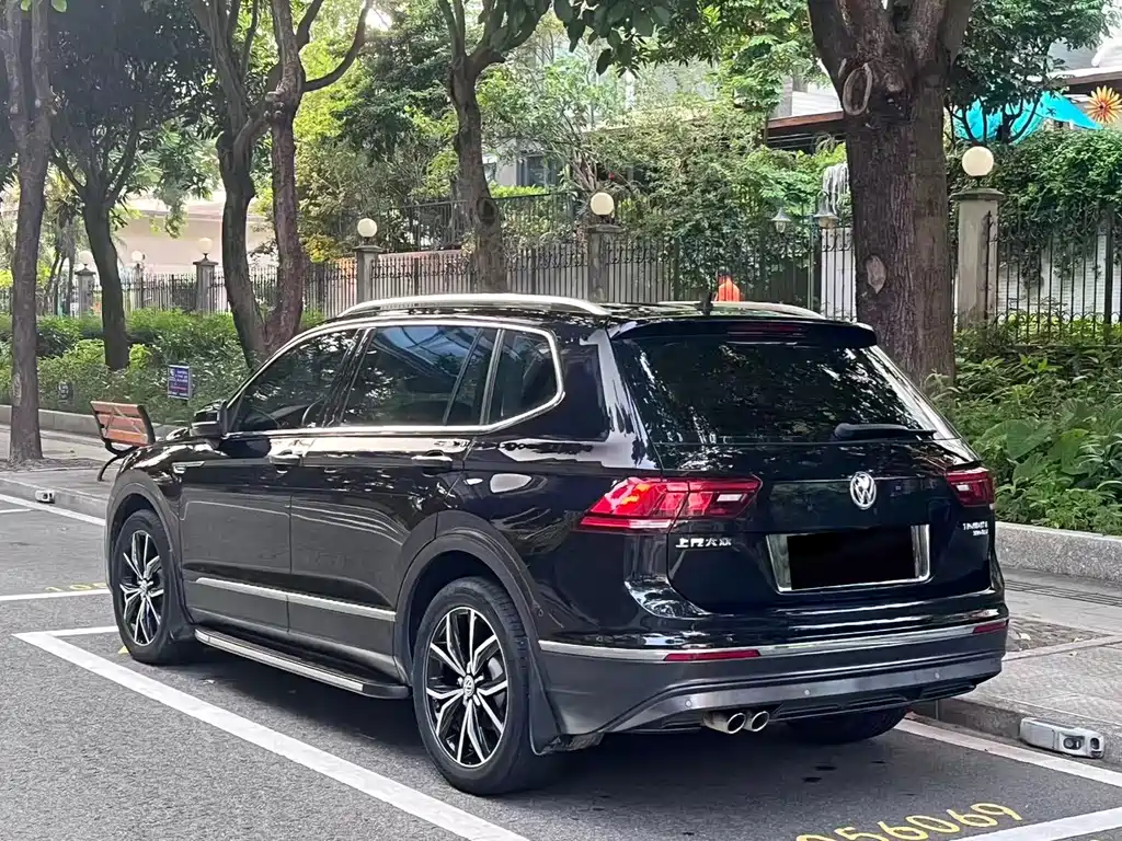 Volkswagen Tiguan L — фото 16