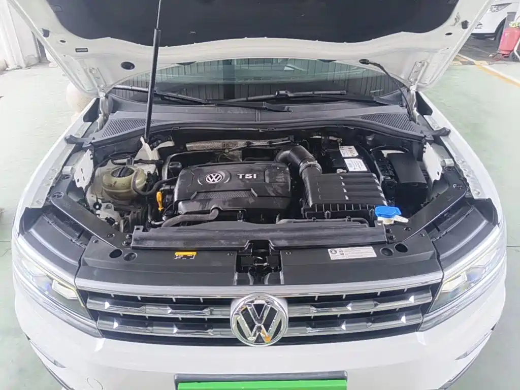 Volkswagen Tiguan L — фото 19