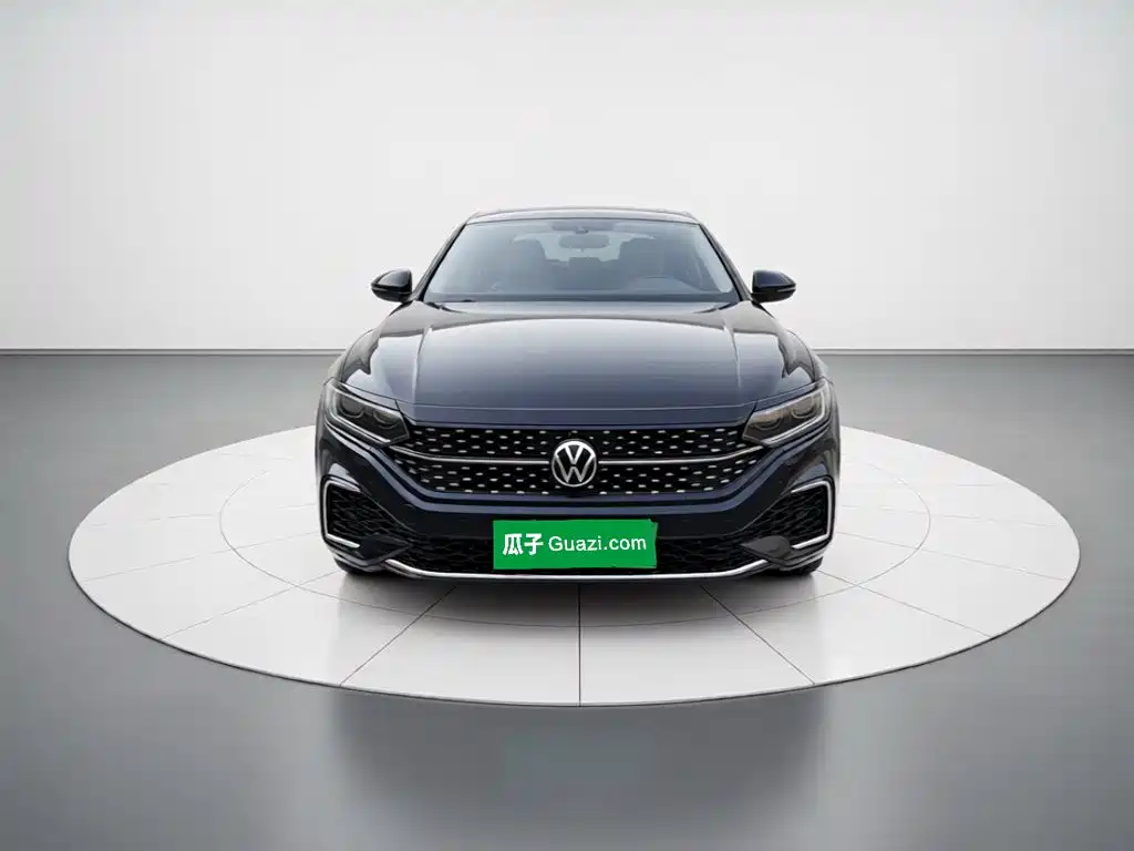 Volkswagen Passat — фото 22