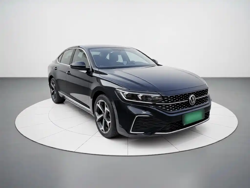 Volkswagen Passat — фото 23