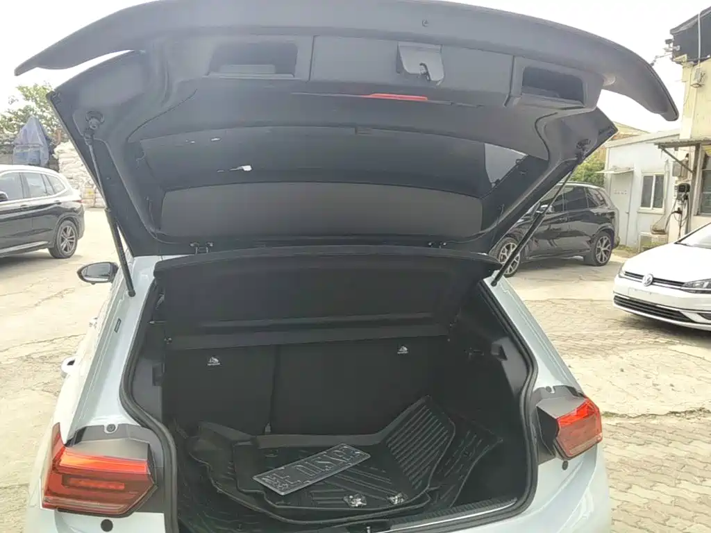 Volkswagen ID.3 — фото 18