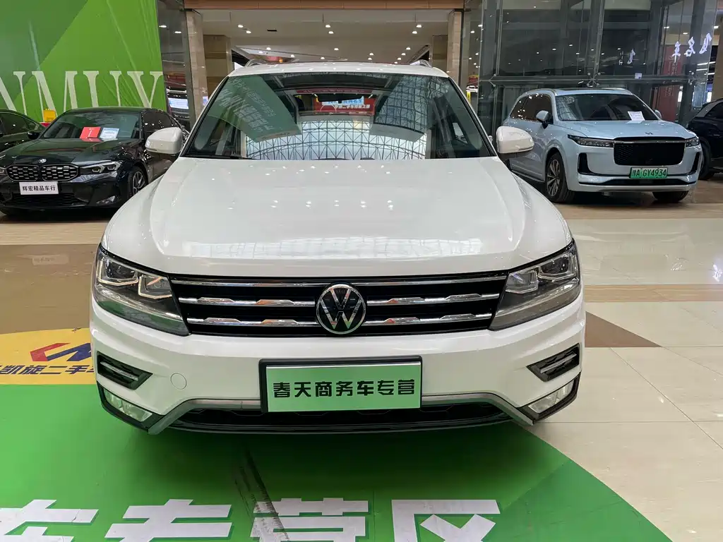 Volkswagen Tiguan L — фото 2