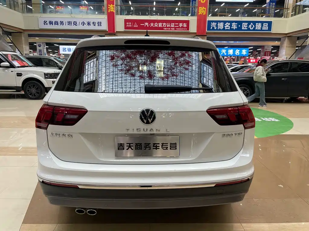 Volkswagen Tiguan L — фото 6