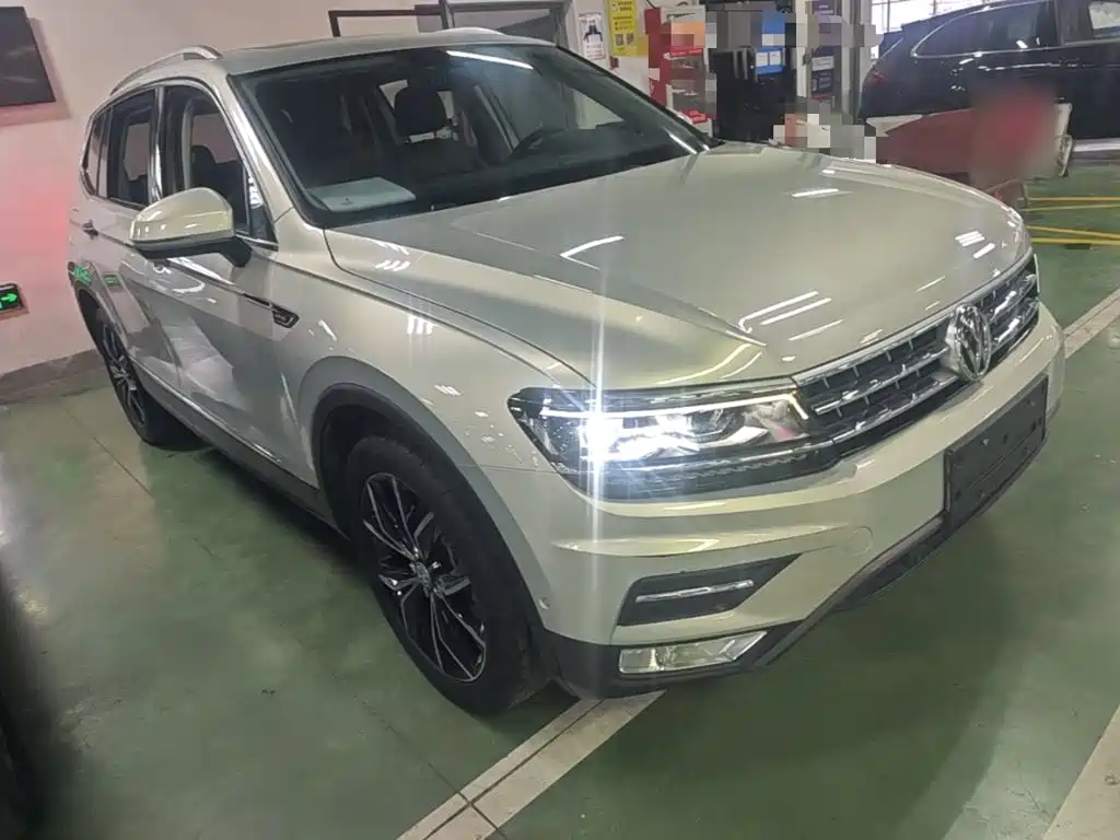 Volkswagen Tiguan L — фото 3
