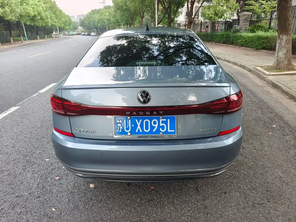 Volkswagen Passat — фото 11