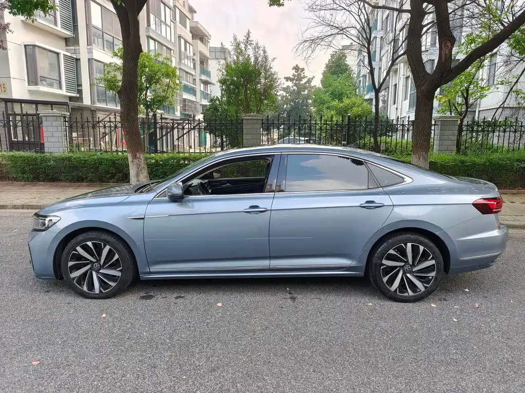 Volkswagen Passat — фото 3