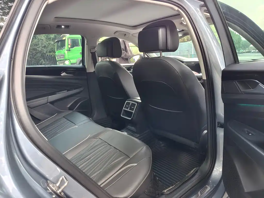 Volkswagen Passat — фото 9