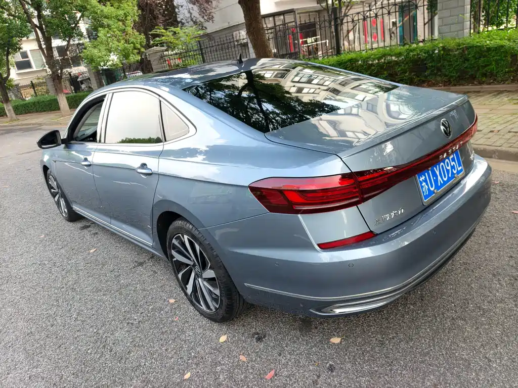Volkswagen Passat — фото 10