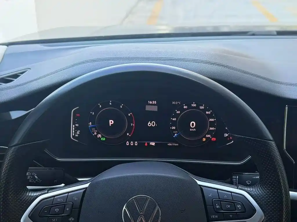 Volkswagen Passat — фото 9