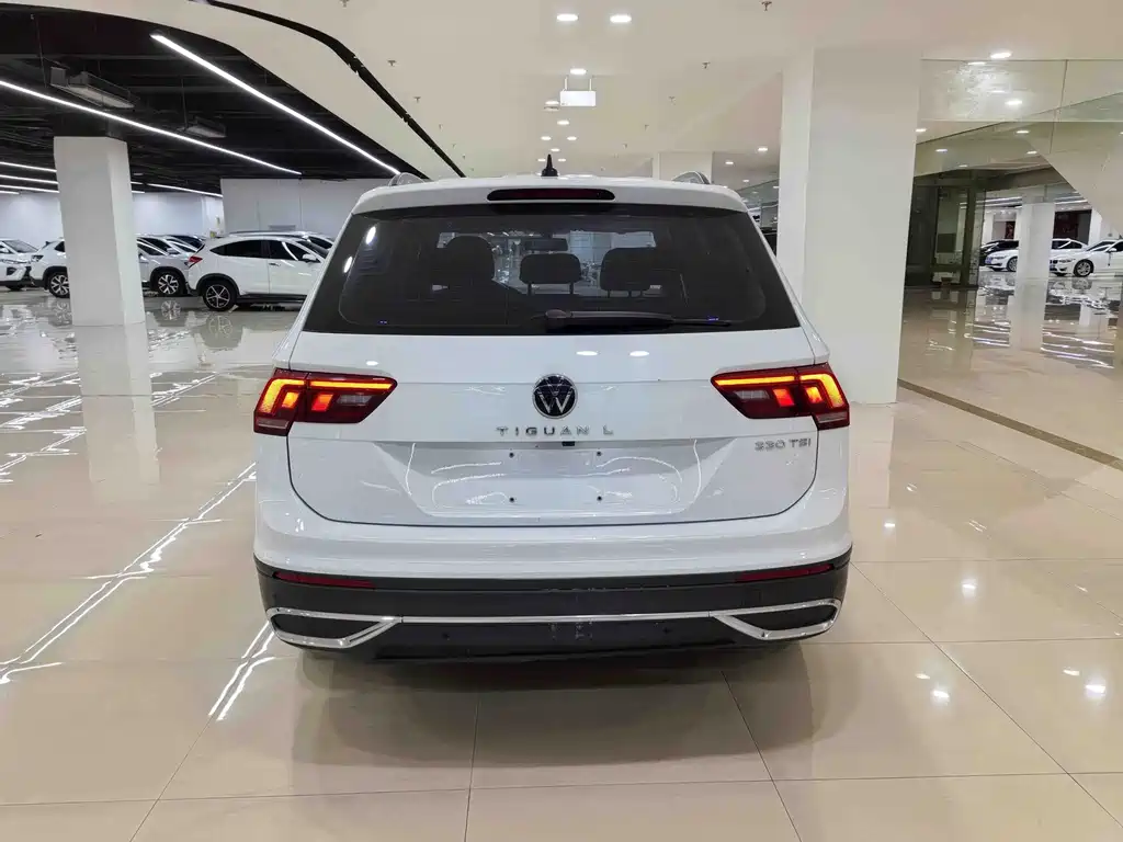 Volkswagen Tiguan L — фото 5
