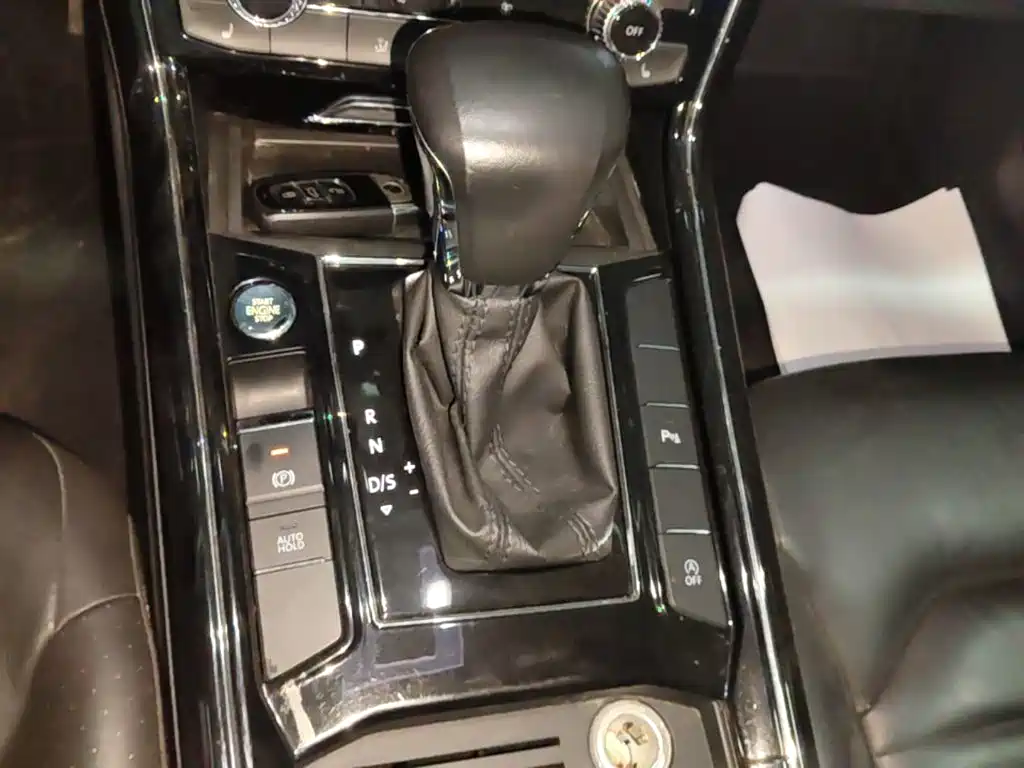 Volkswagen Phideon — фото 13