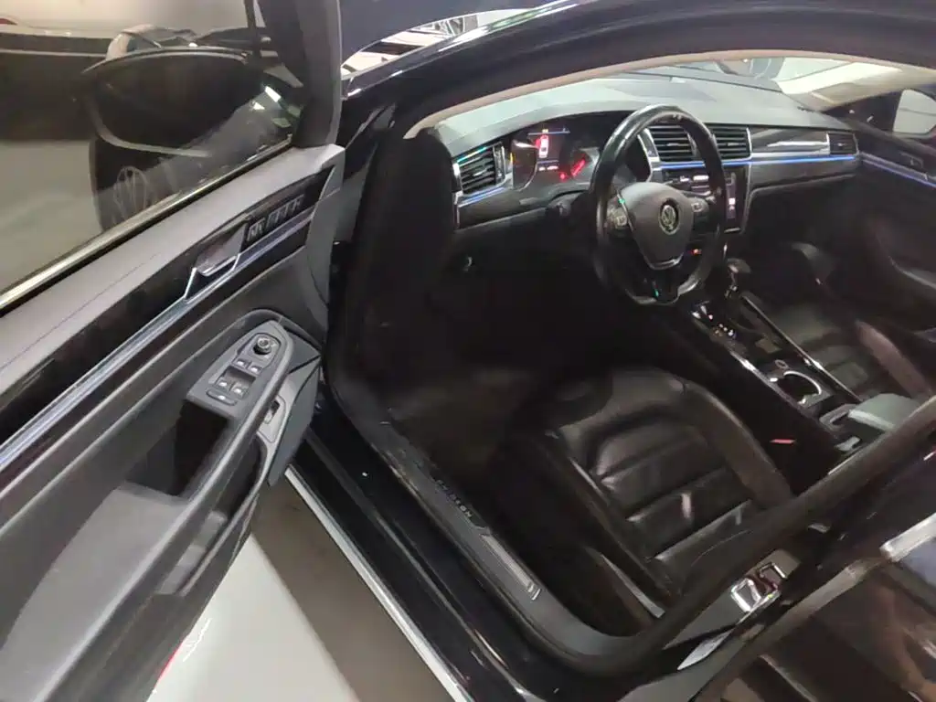 Volkswagen Phideon — фото 15