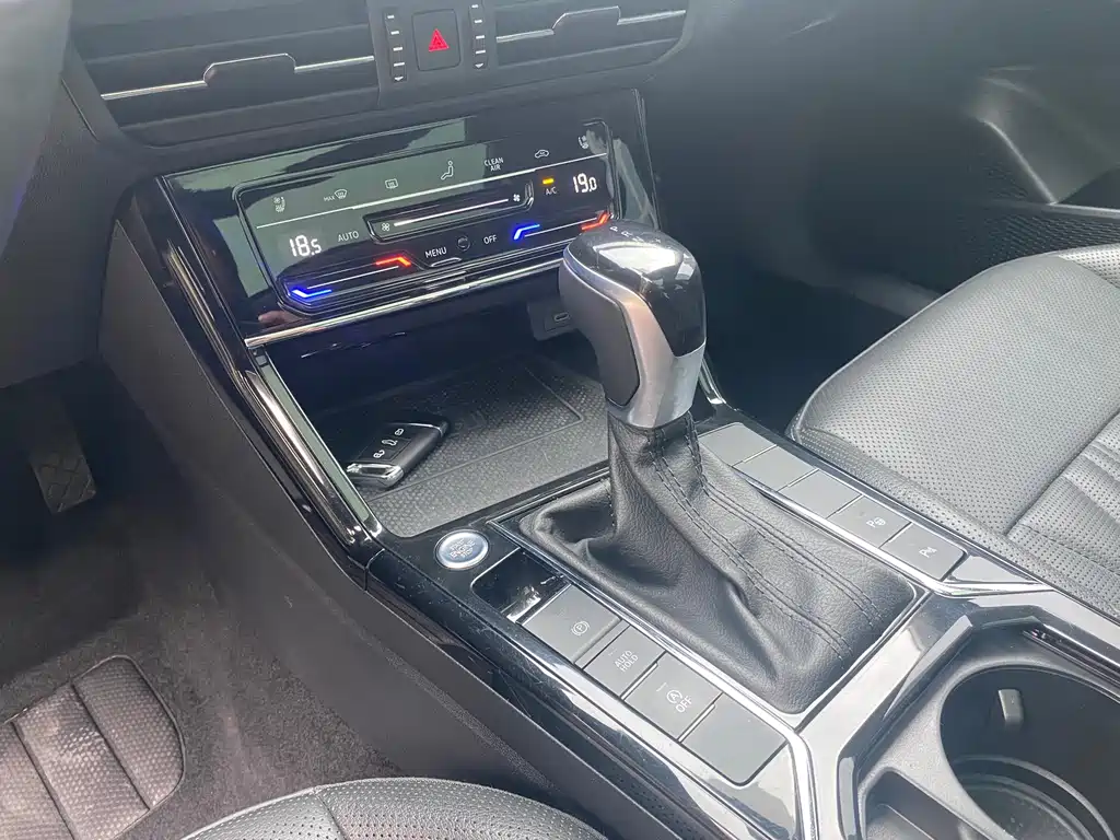 Volkswagen Passat — фото 11