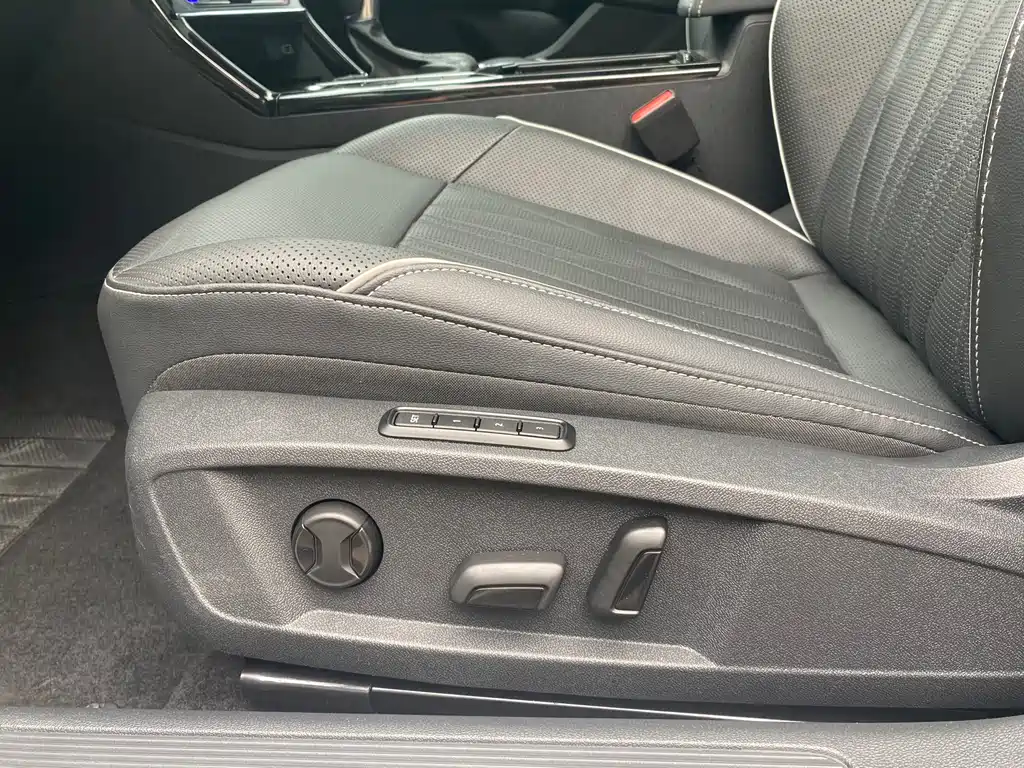 Volkswagen Passat — фото 13