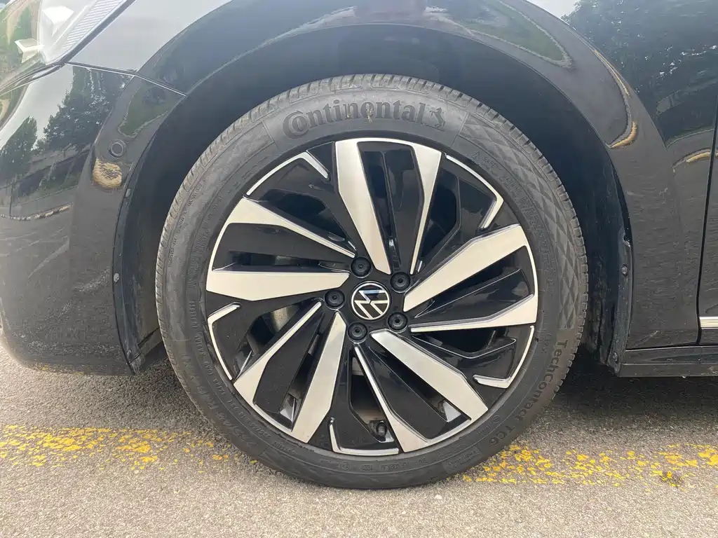 Volkswagen Passat — фото 17