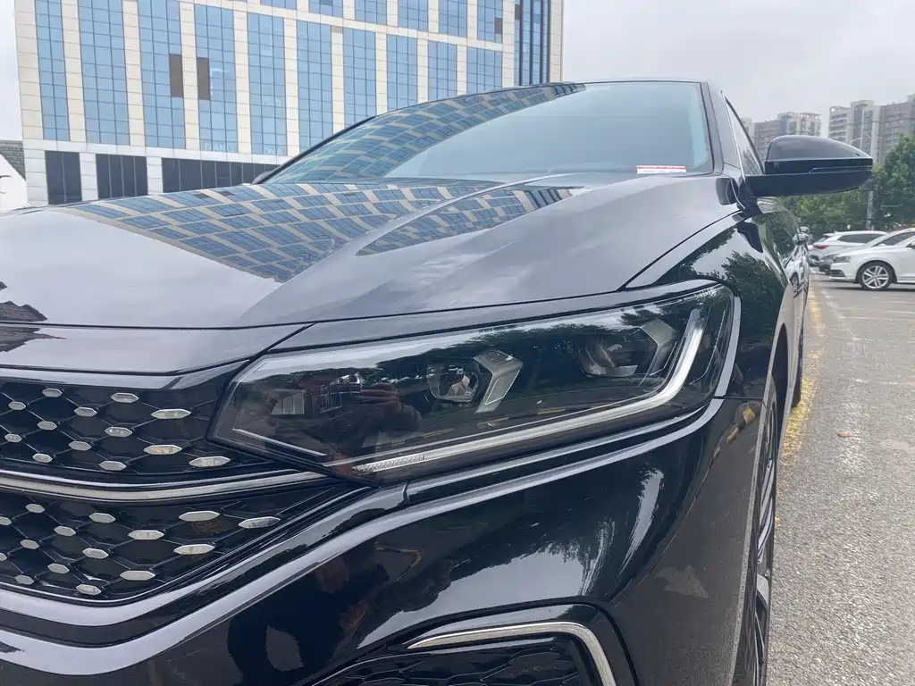 Volkswagen Passat — фото 18